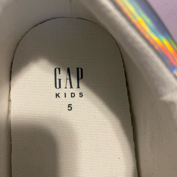 Fun shiny Gap runners - Picture 2 of 3